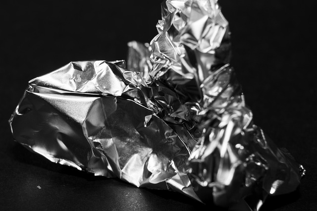Obalový materiál je různý.